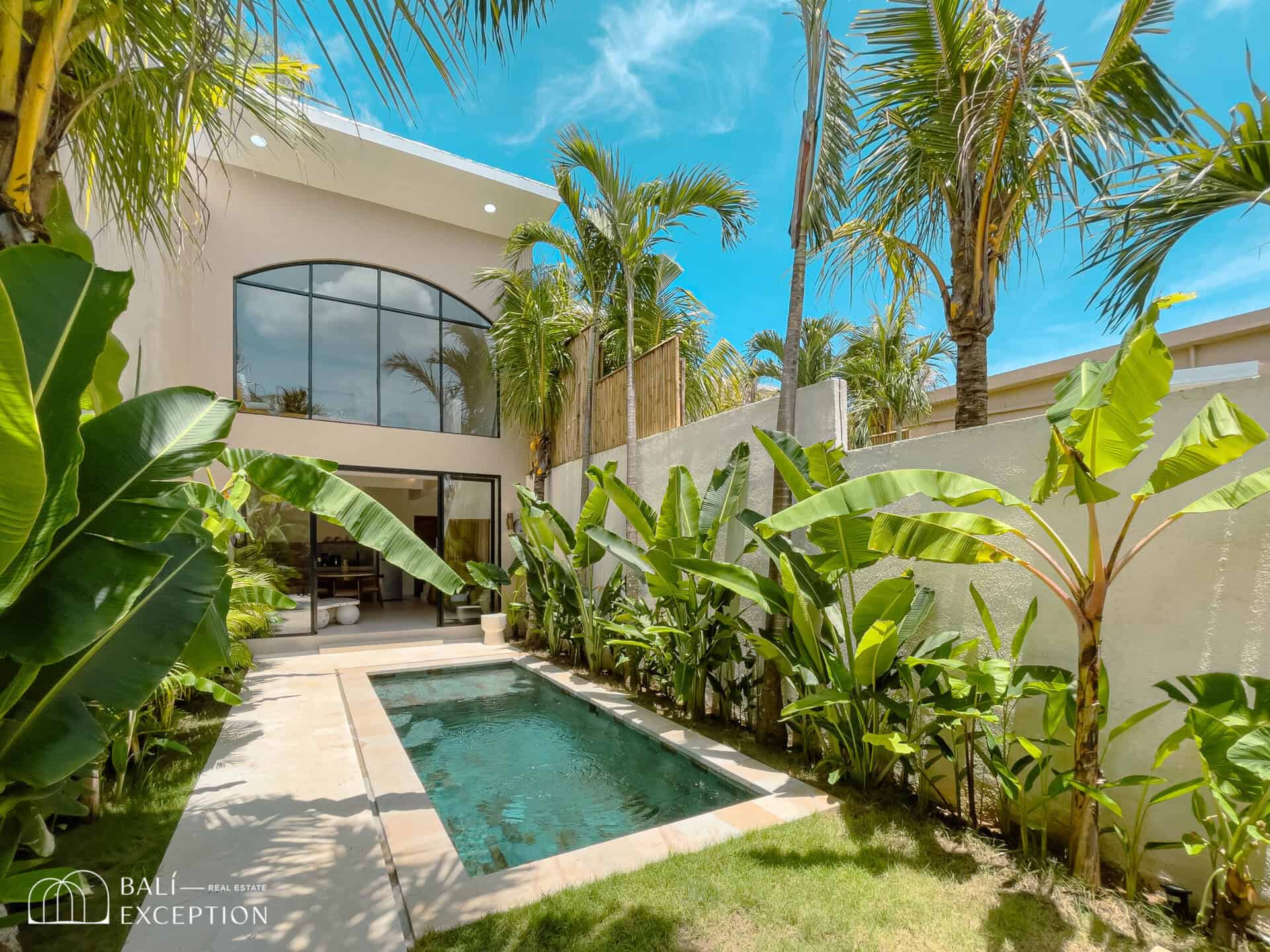 MODERN TROPICAL 1 BEDROOM VILLA FOR SALE LEASEHOLD IN BALANGAN BALI BE-2003 